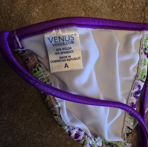 Multicolored Print Venus Bikini Top - Picture 3 of 3